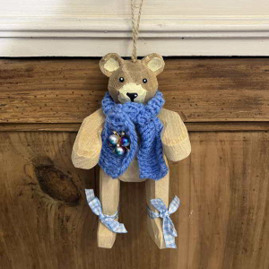 ours_en_bois_echarpe_laine_bleue-06