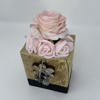 a22074-6-img_e6196_deco_florale_roses_bijoux