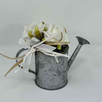 a22076-2-img_e6207_deco_florale_arrosoire_roses
