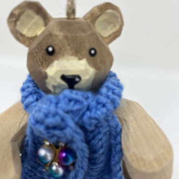ours_en_bois_echarpe_laine_bleue-05